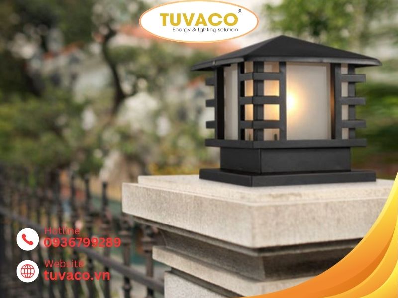 Đèn Hàng Rào Năng Lượng Mặt Trời 20x20cm