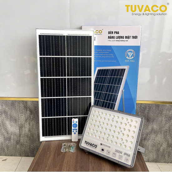 ĐÈN PHA NĂNG LƯỢNG MẶT TRỜI TX 300W TUVACO