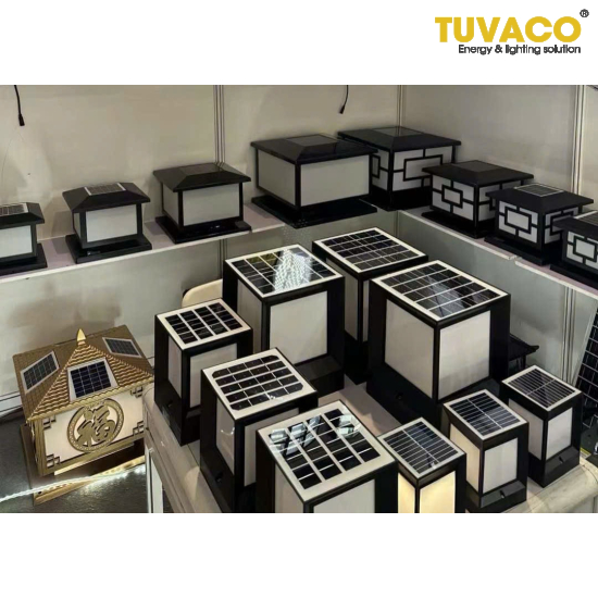 Đèn Hàng Rào Năng Lượng Mặt Trời 20x20cm