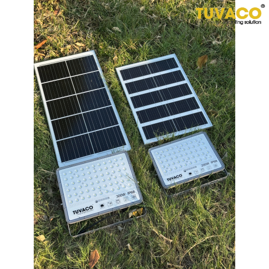 ĐÈN PHA NĂNG LƯỢNG MẶT TRỜI TX 200W TUVACO