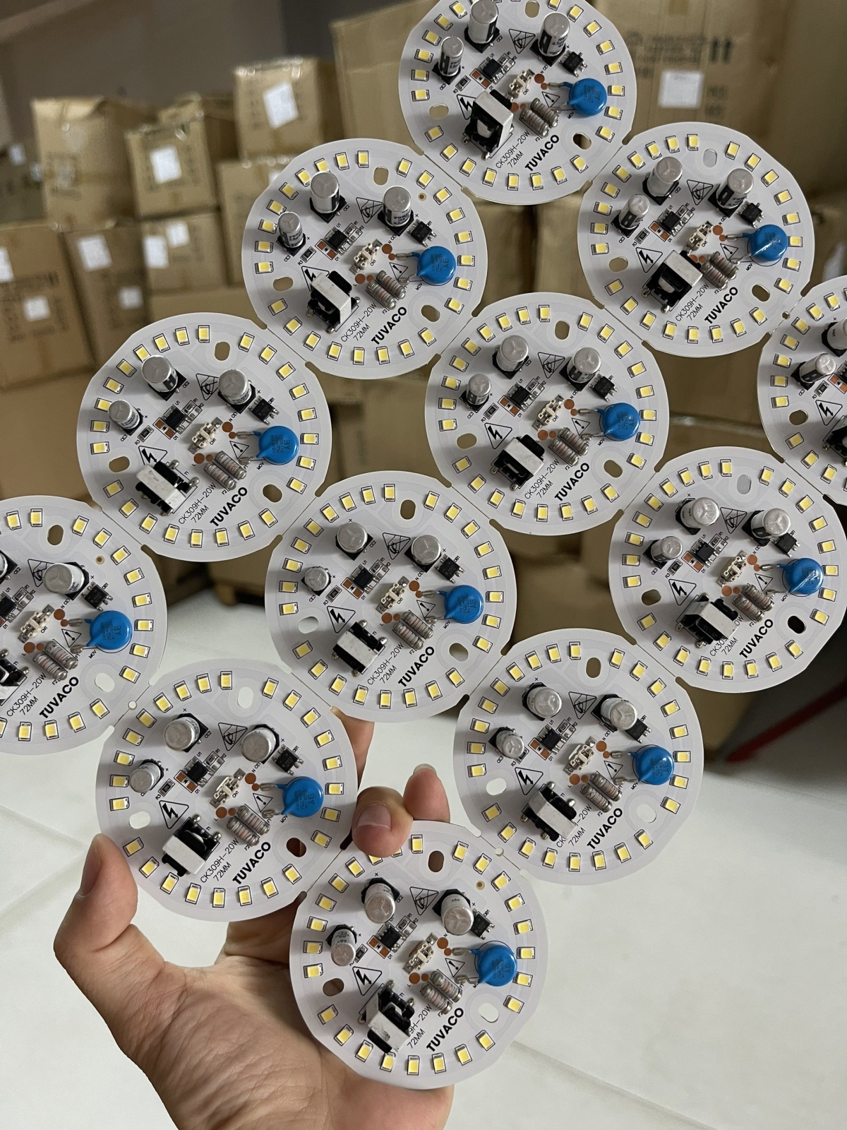 Địa chỉ xưởng lắp ráp bóng đèn led chất lượng, giá tốt nhất