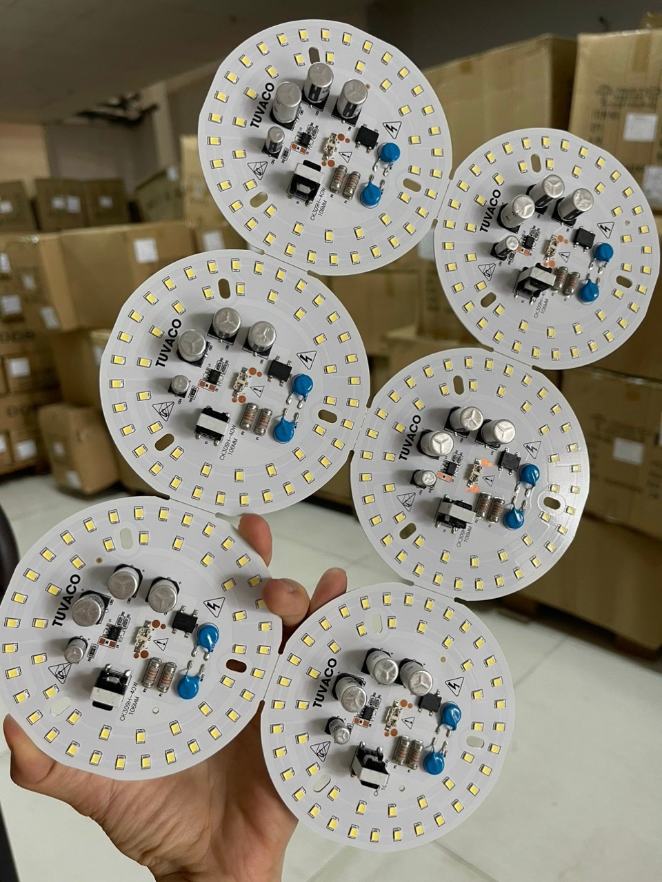 đèn led chất lượng cao