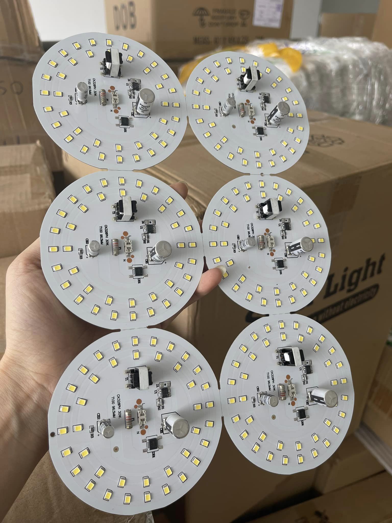 đèn led bup trụ giá rẻ