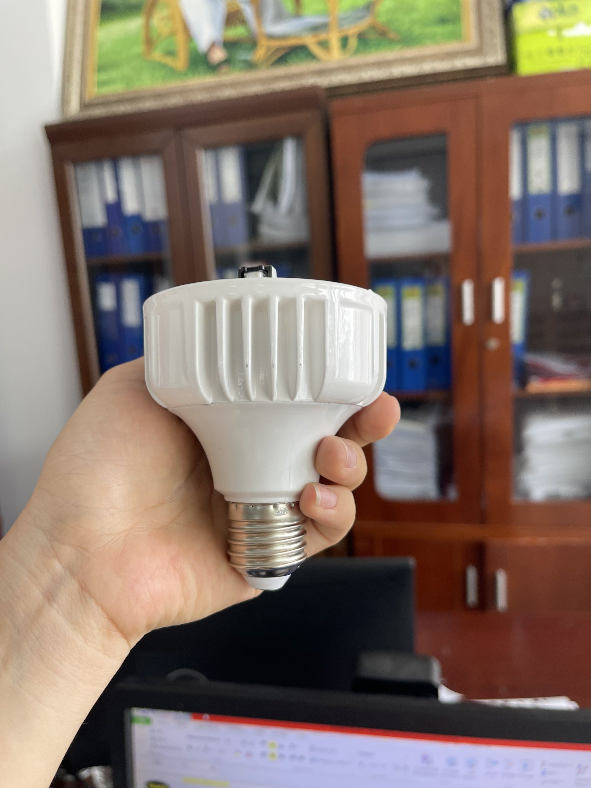 xưởng sản xuất bóng đèn LED