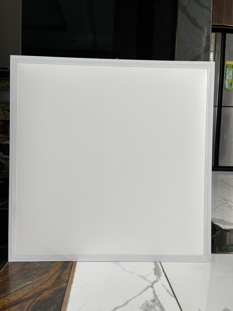 phân phối đèn LED âm trần giá rẻ